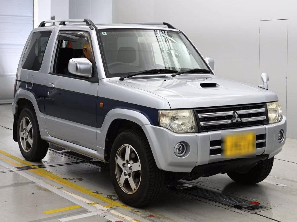 MITSUBISHI PAJERO MINI