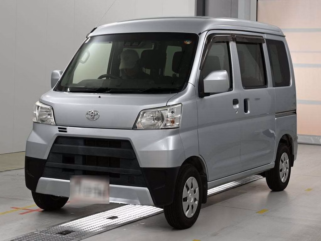 TOYOTA PIXIS VAN