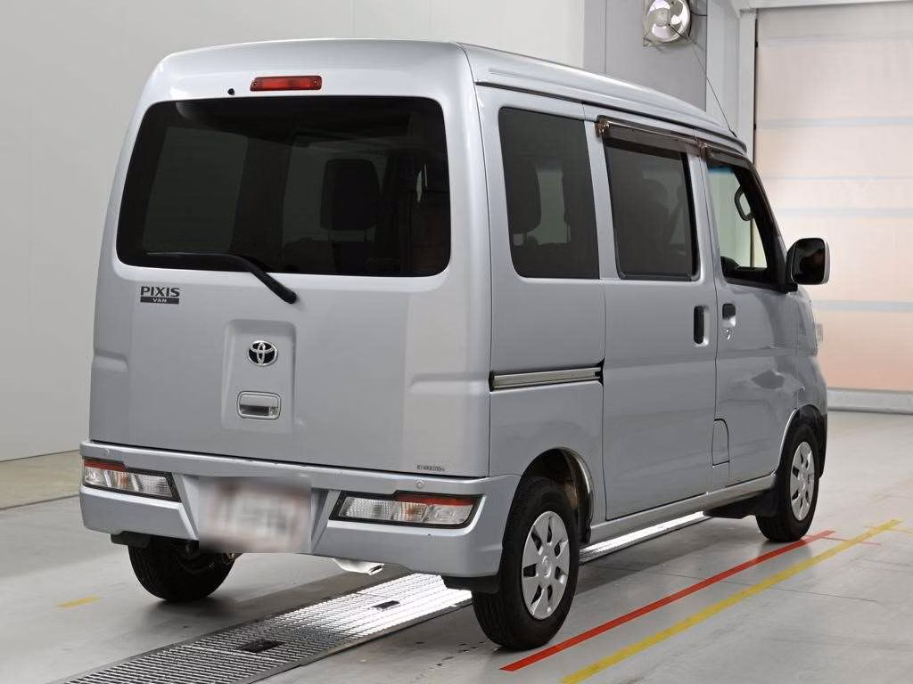 TOYOTA PIXIS VAN