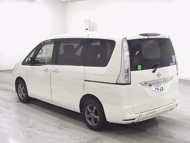 NISSAN SERENA