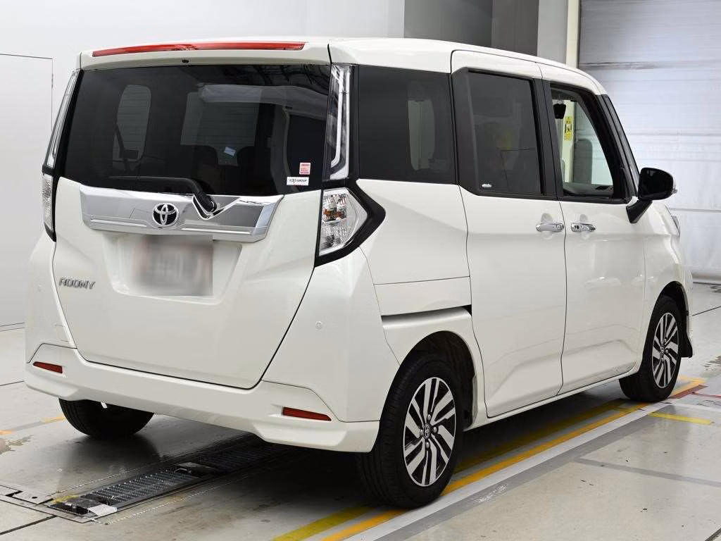 TOYOTA ROOMY
