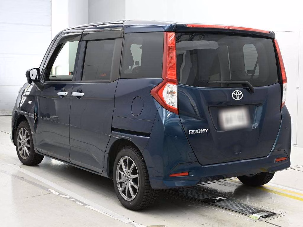 TOYOTA ROOMY