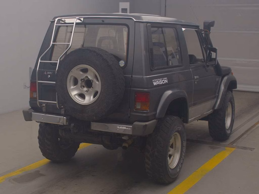MITSUBISHI PAJERO