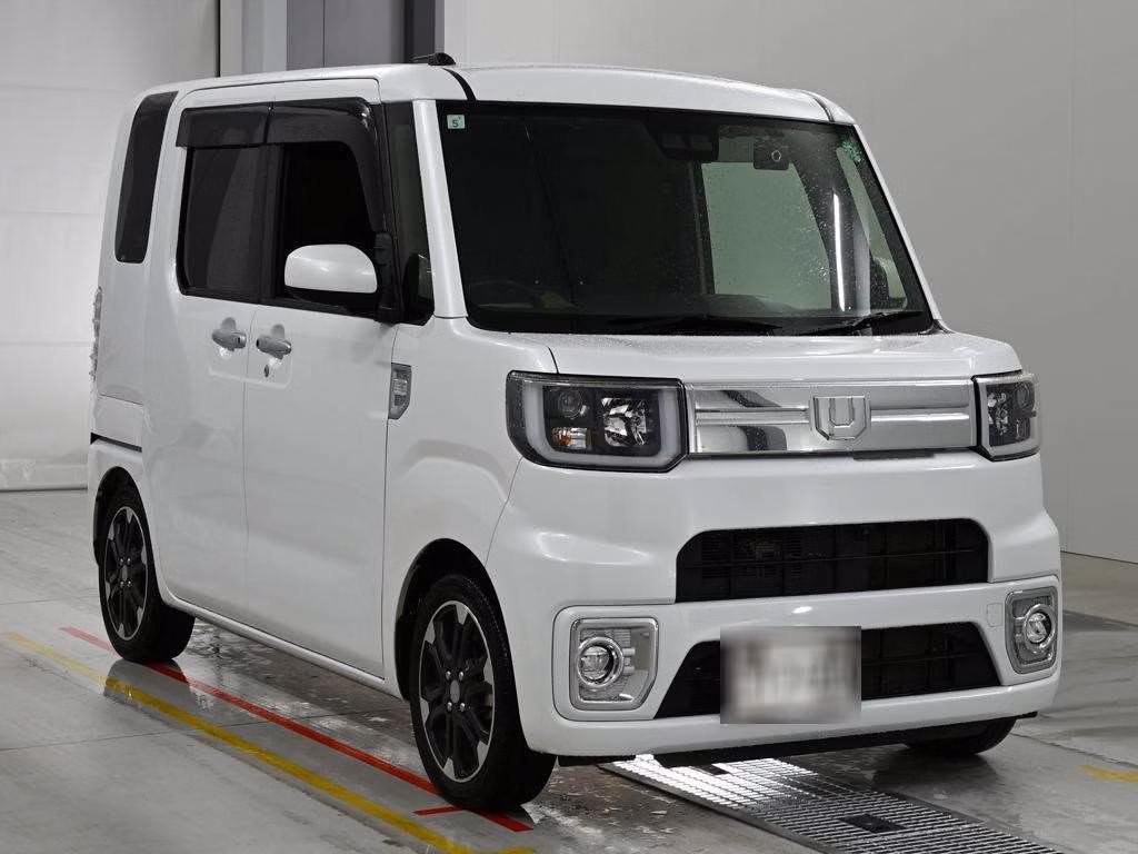 DAIHATSU WAKE