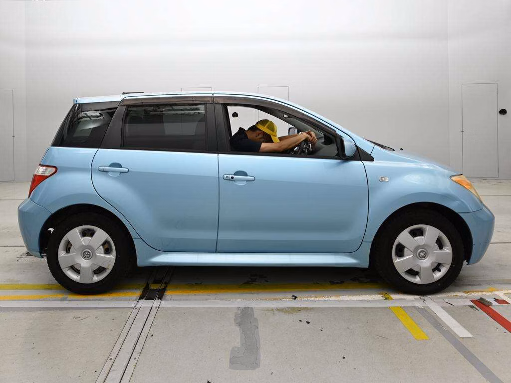 TOYOTA IST