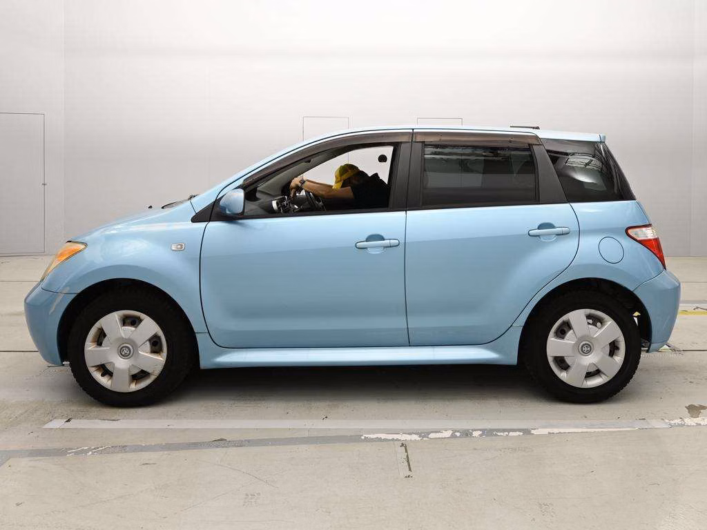 TOYOTA IST