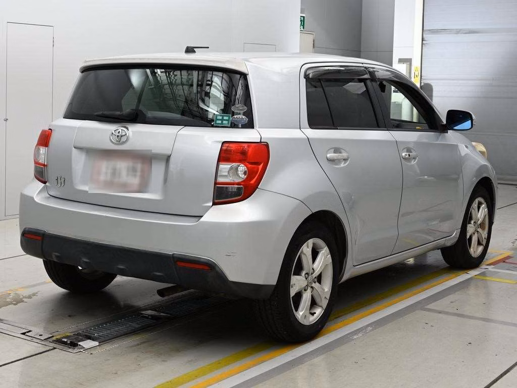 TOYOTA IST