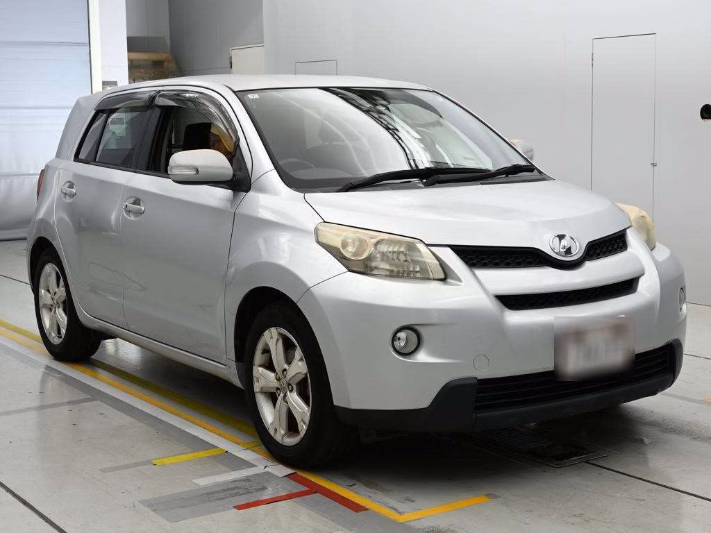 TOYOTA IST