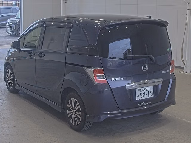 HONDA FREED SPIKE