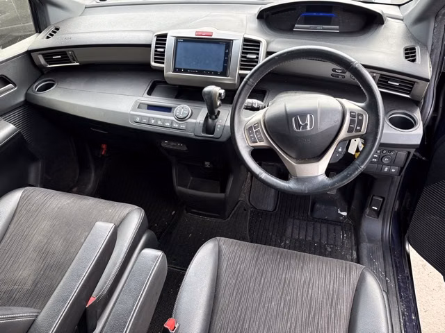 HONDA FREED SPIKE
