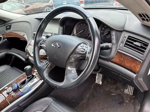 NISSAN FUGA