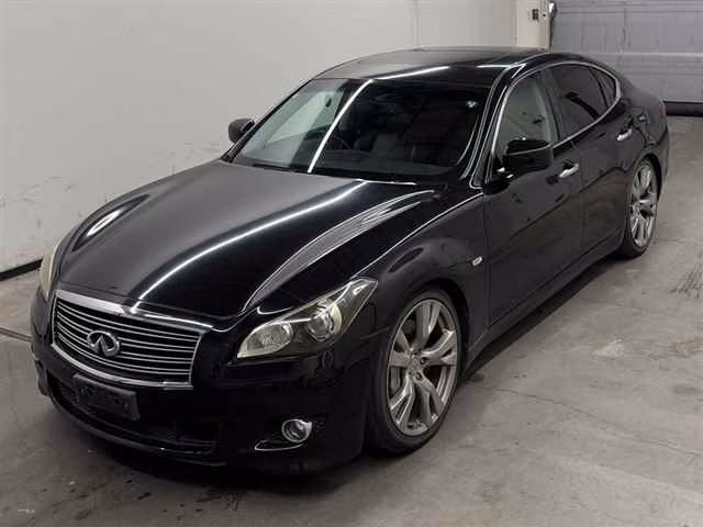 NISSAN FUGA
