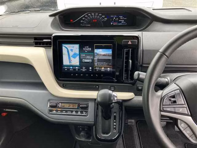MITSUBISHI DELICA D:2