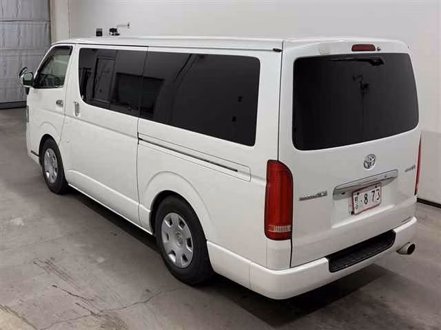 TOYOTA REGIUS ACE