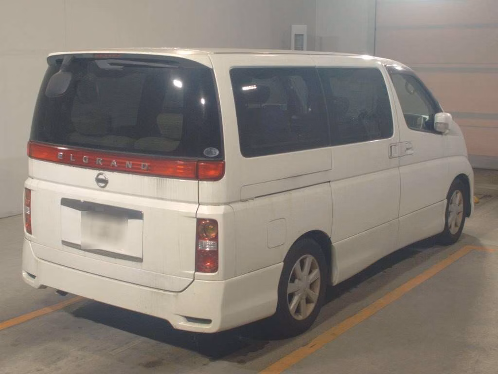 NISSAN ELGRAND