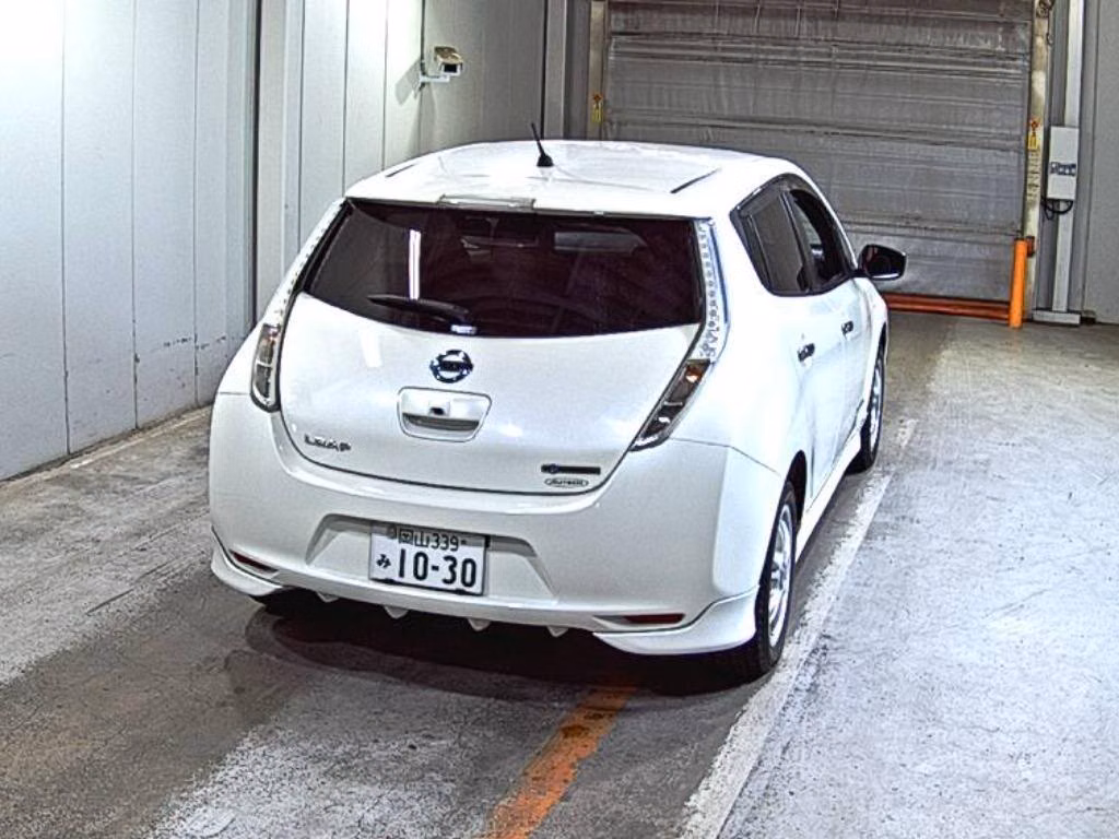 NISSAN LEAF