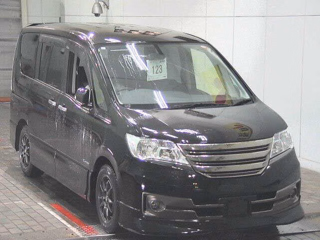 NISSAN SERENA