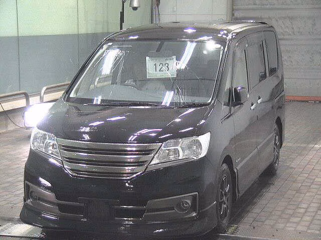 NISSAN SERENA
