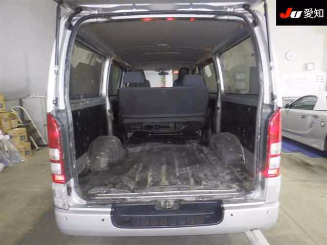TOYOTA REGIUS ACE