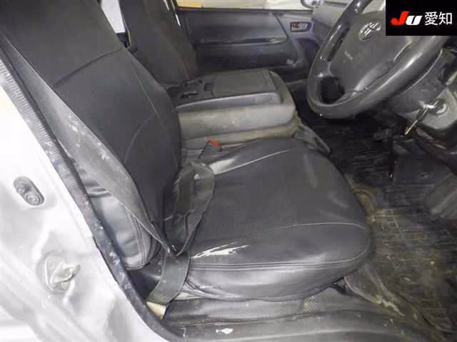 TOYOTA REGIUS ACE