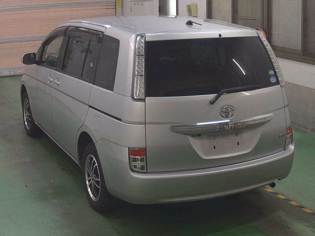 TOYOTA ISIS
