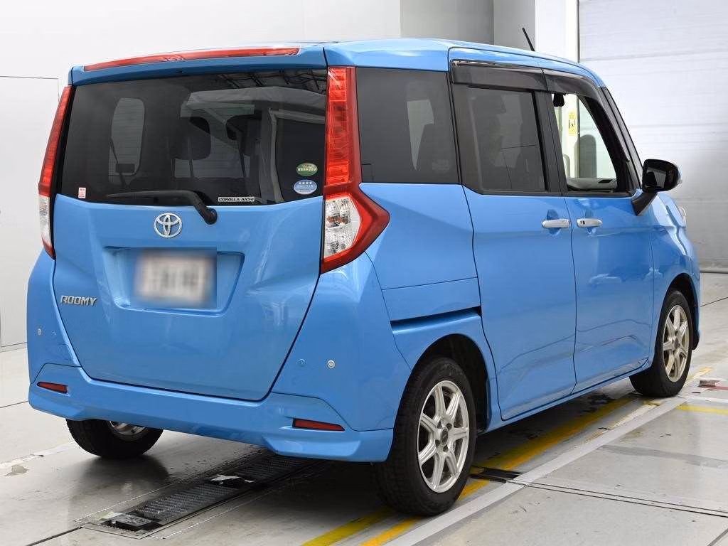 TOYOTA ROOMY