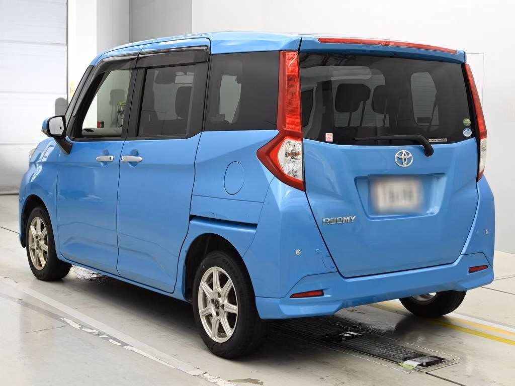 TOYOTA ROOMY