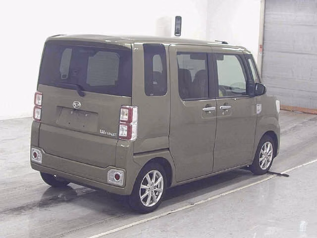 DAIHATSU WAKE