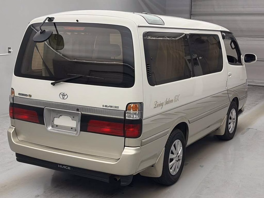 TOYOTA HIACE
