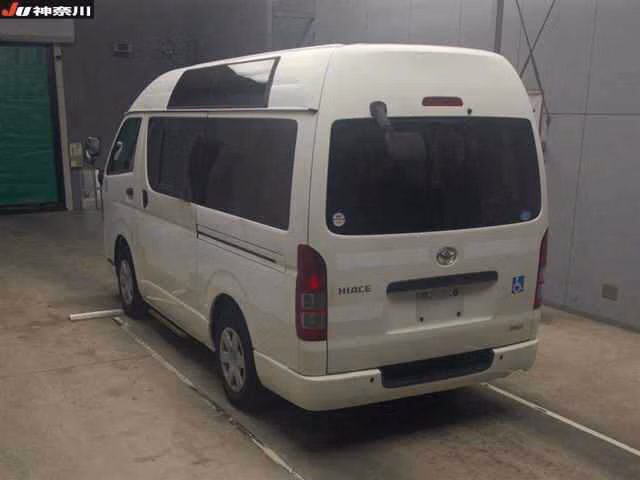 TOYOTA REGIUS ACE