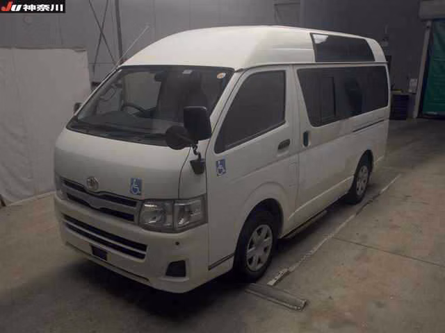 TOYOTA REGIUS ACE