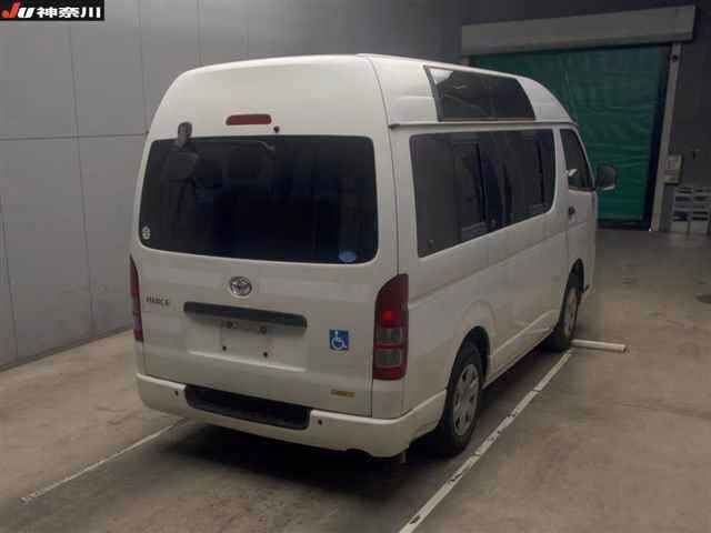 TOYOTA REGIUS ACE