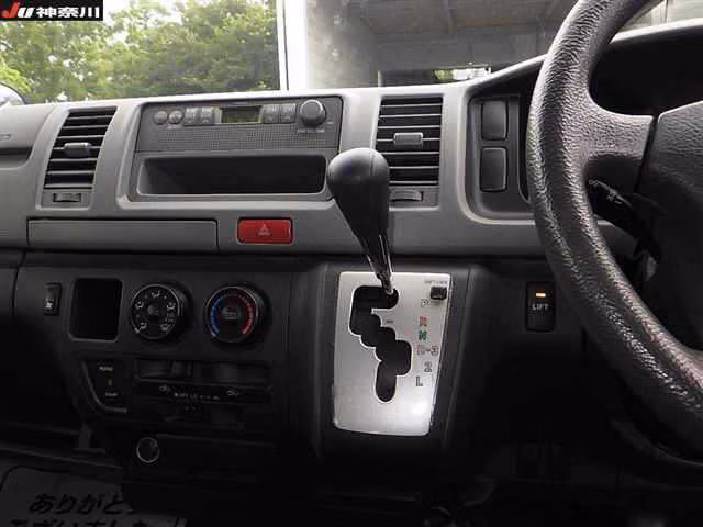 TOYOTA REGIUS ACE