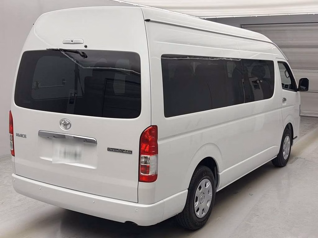 TOYOTA HIACE