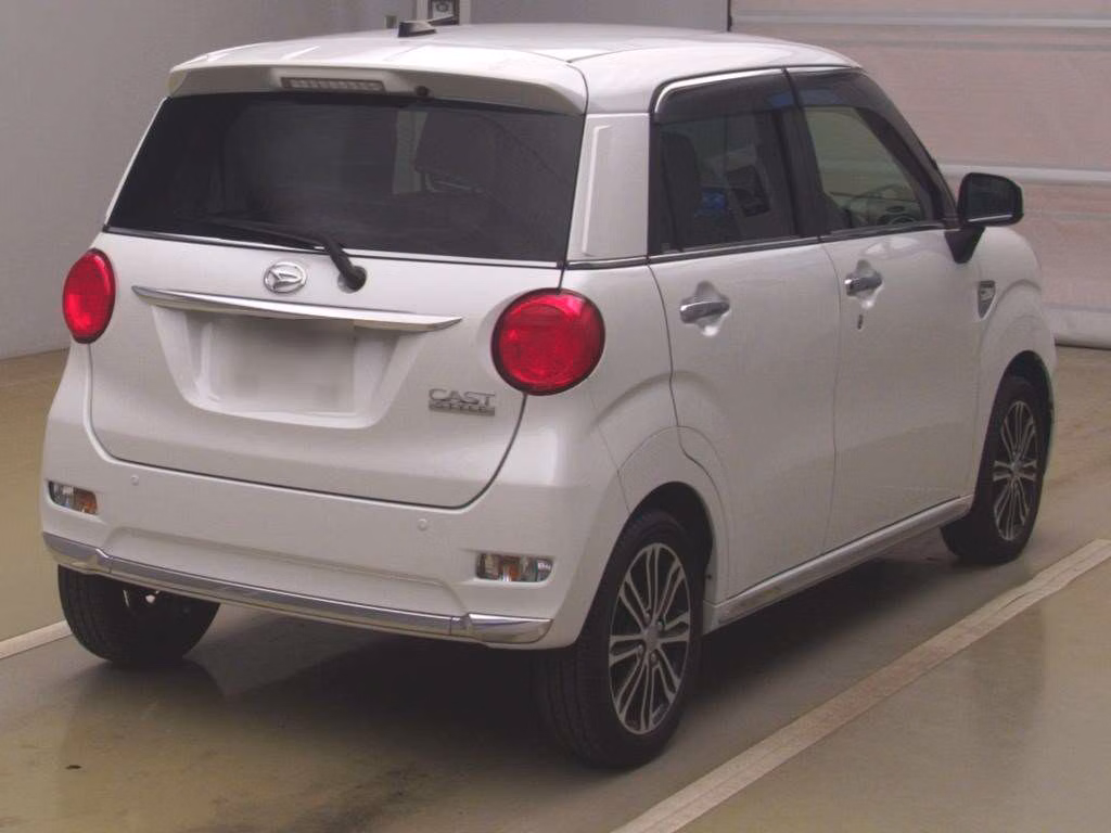 DAIHATSU CAST