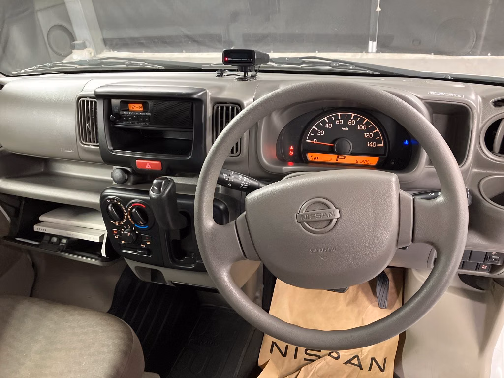NISSAN NV100 CLIPPER