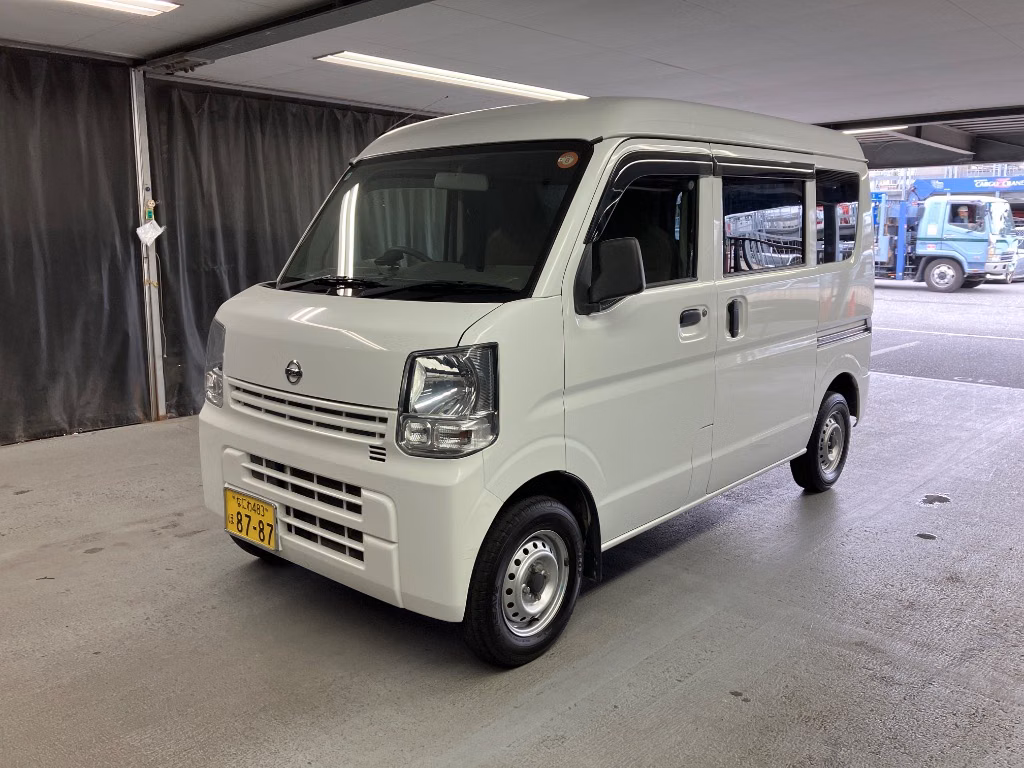 NISSAN NV100 CLIPPER