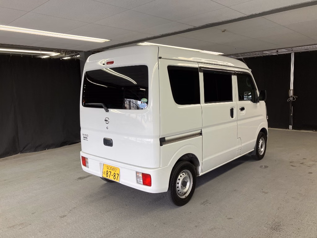 NISSAN NV100 CLIPPER