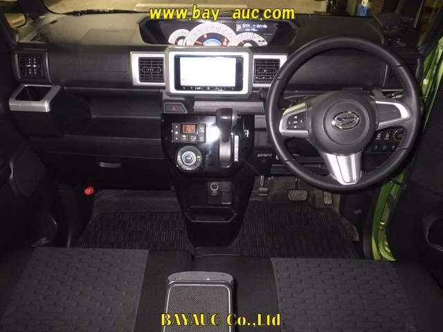 DAIHATSU WAKE