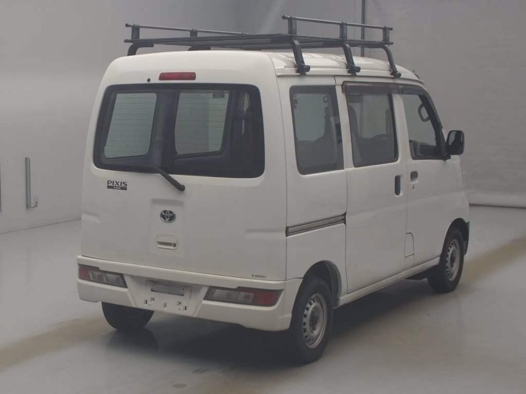 TOYOTA PIXIS VAN