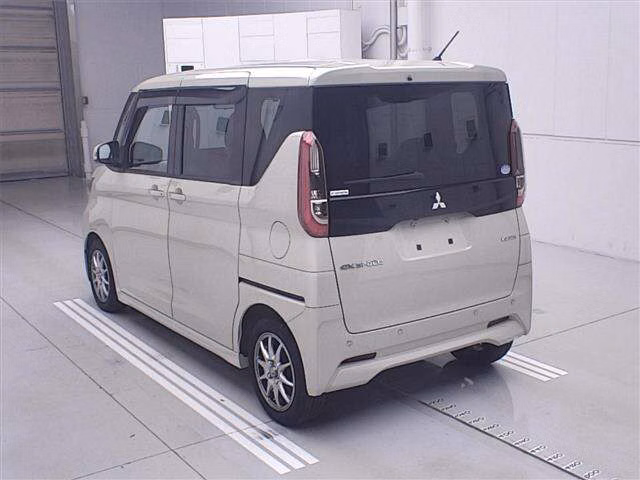 MITSUBISHI EK SPACE