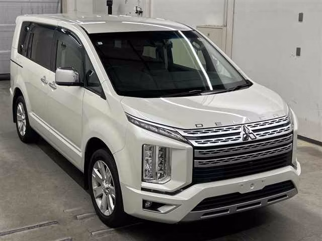 MITSUBISHI DELICA D:5