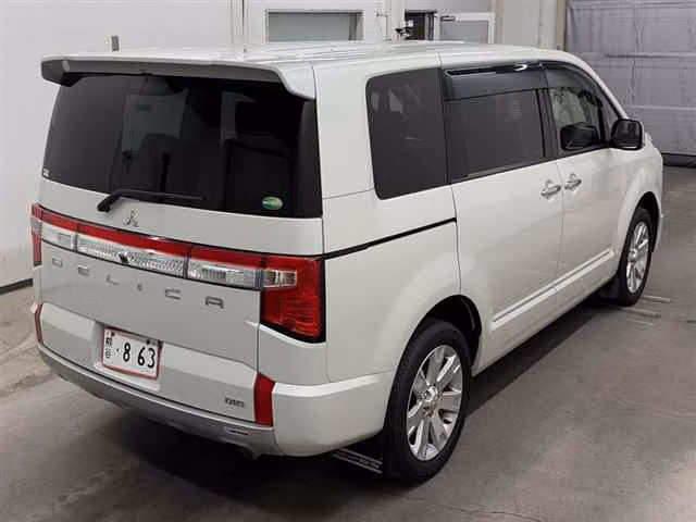 MITSUBISHI DELICA D:5