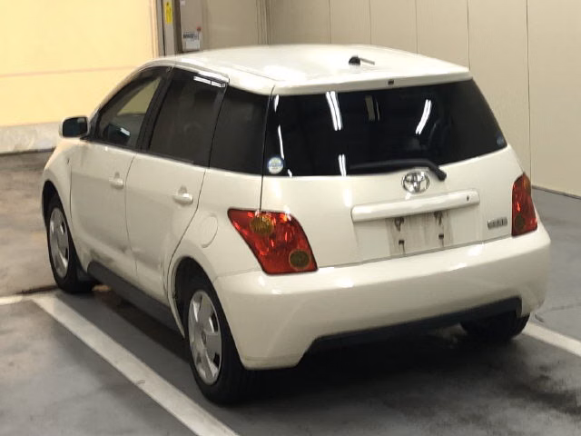 TOYOTA IST