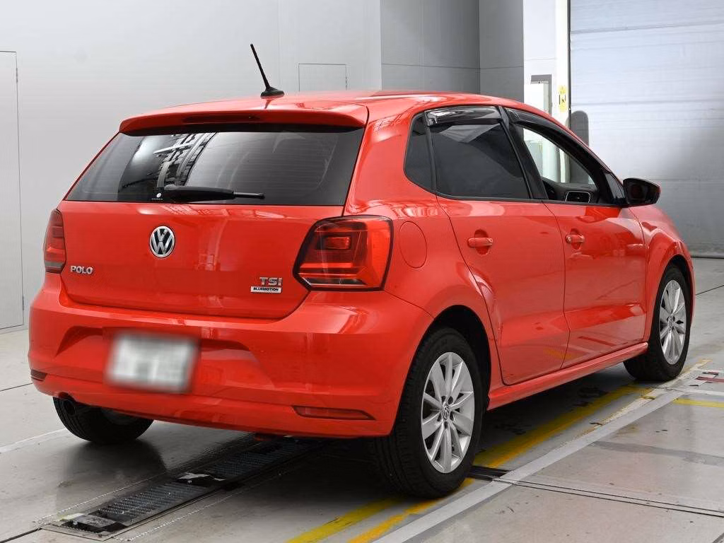 VOLKSWAGEN POLO