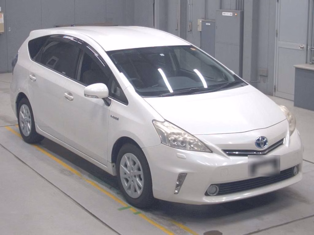 TOYOTA PRIUS ALPHA