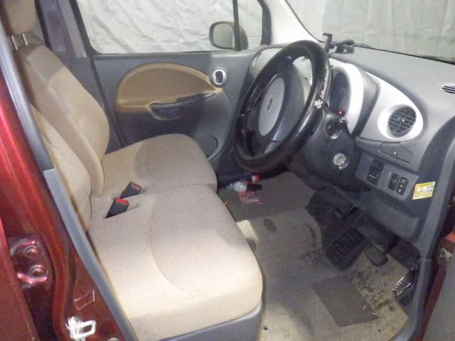 DAIHATSU MOVE LATTE