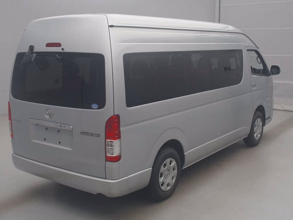 TOYOTA HIACE
