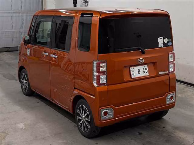 DAIHATSU WAKE