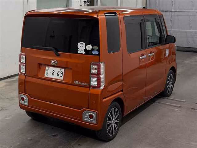 DAIHATSU WAKE